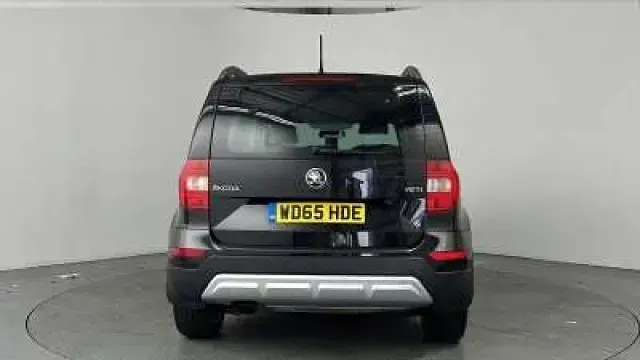 Używany Skoda Yeti SE 110 KM (80 kW) 2015 Czarny SUV