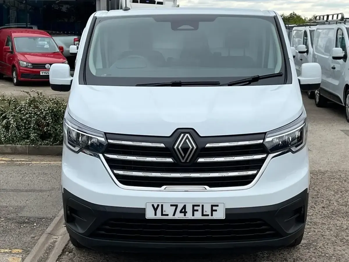Used Renault Trafic 2025 White MPV