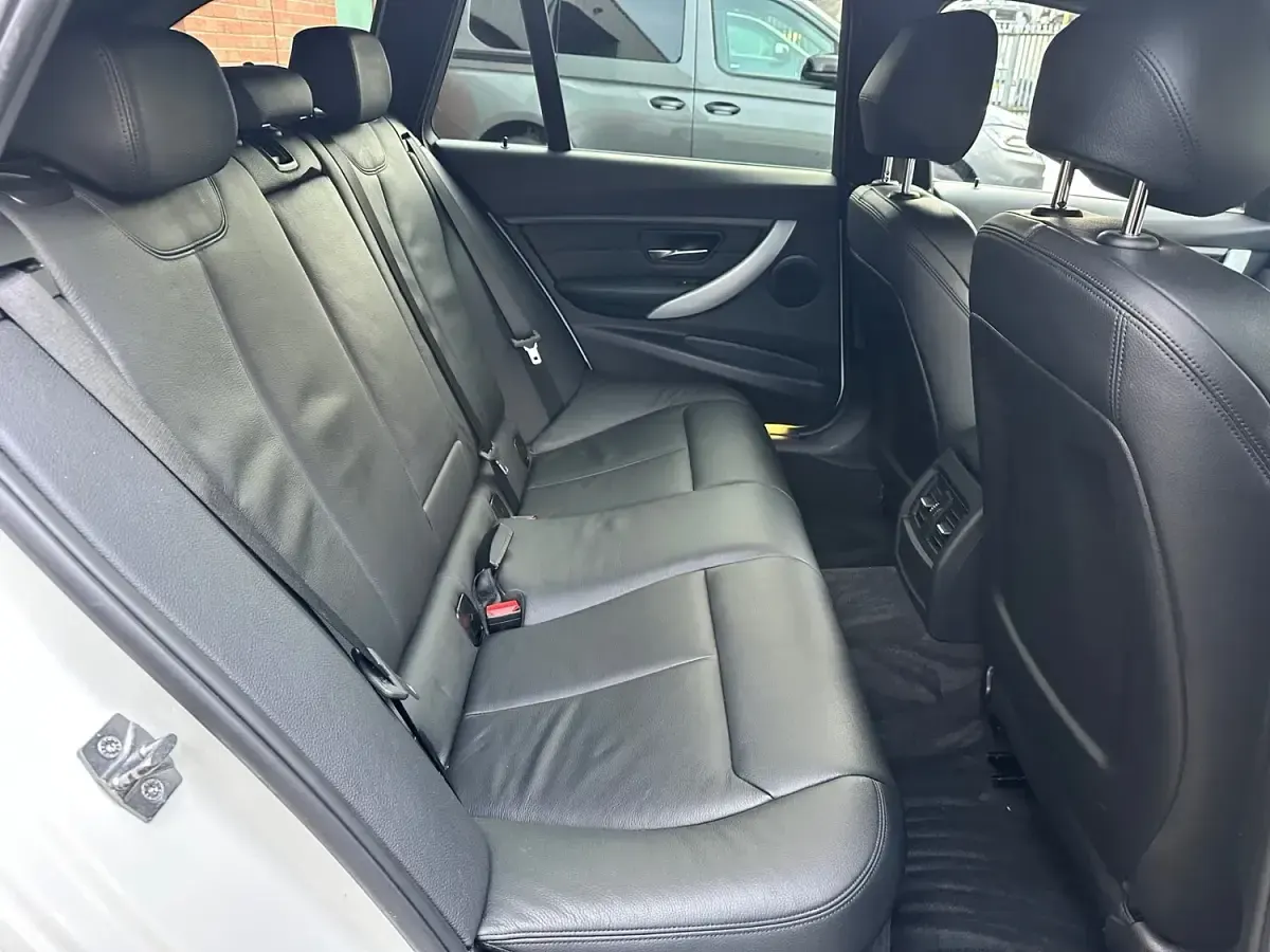 Used BMW 318 M Sport 2013 White Estate