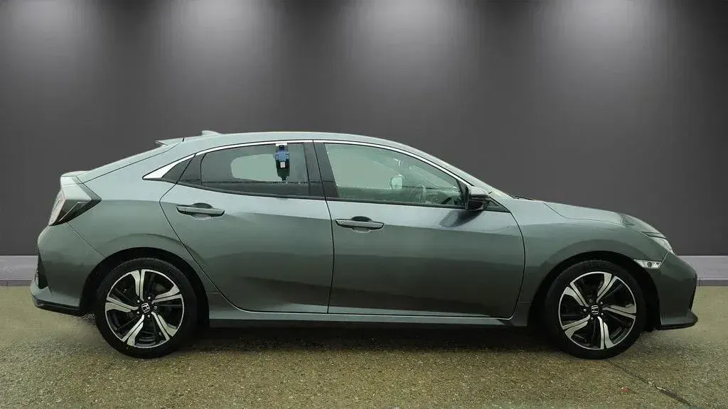 Used Honda Civic SR 126 HP (92 kW) 2019 Grey Hatchback