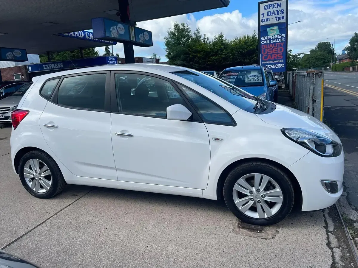 Used Hyundai ix20 Active 125 HP (91 kW) 2014 White Hatchback