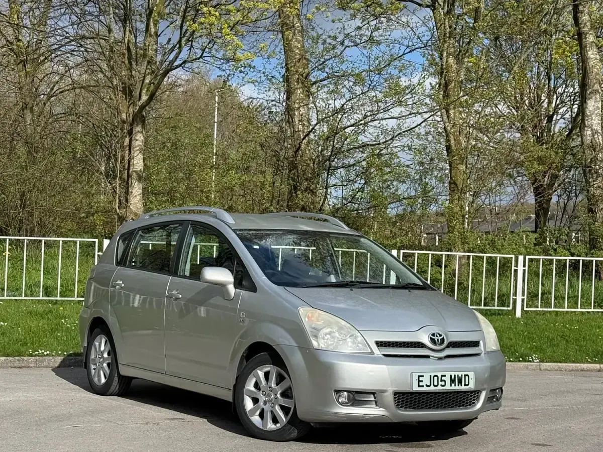 Used Toyota Corolla Verso 2005 Silver MPV