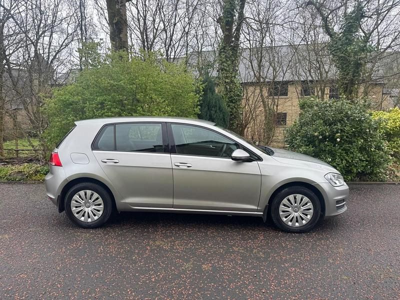 Usado VW Golf VII S 105 HP (77 kW) 2015 Prateado Citadino