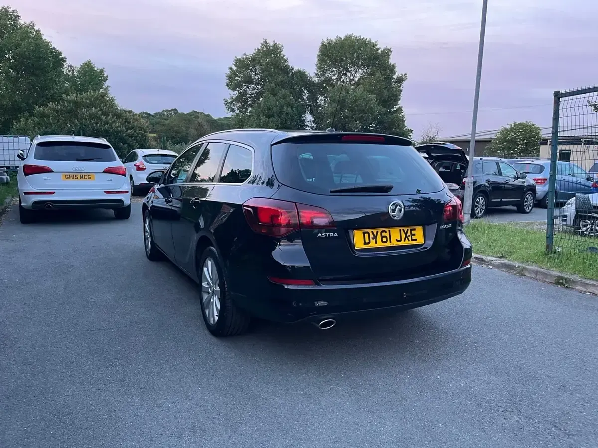 Used Vauxhall Astra 2011 Black Estate