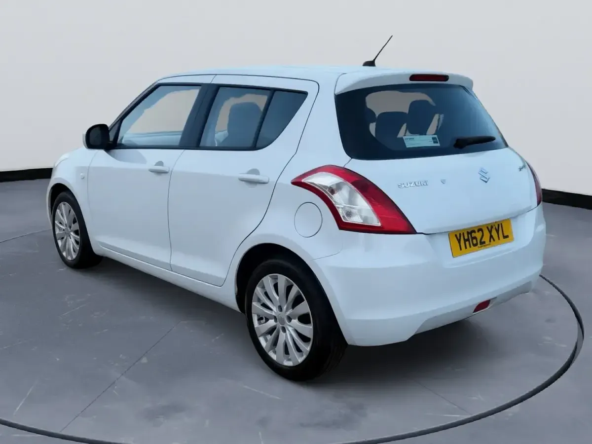 Used Suzuki Swift SZ3 94 HP (69 kW) 2012 White Hatchback