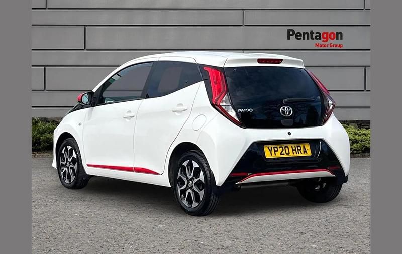 Used Toyota Aygo Trend 72 HP (52 kW) 2020 White Hatchback