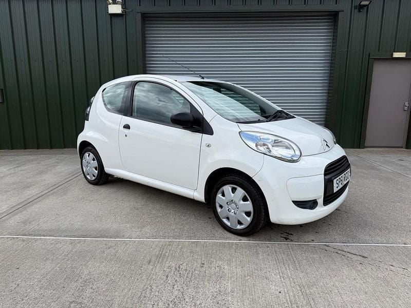 Used Citroën C1 68 HP (50 kW) 2011 White Hatchback