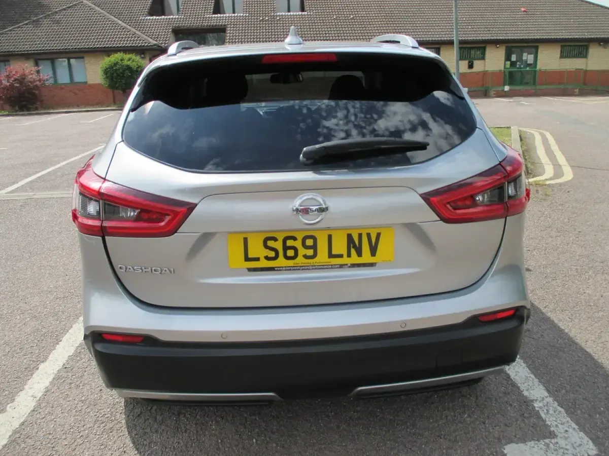 Used Nissan Qashqai N-Connecta 140 HP (102 kW) 2019 Silver SUV