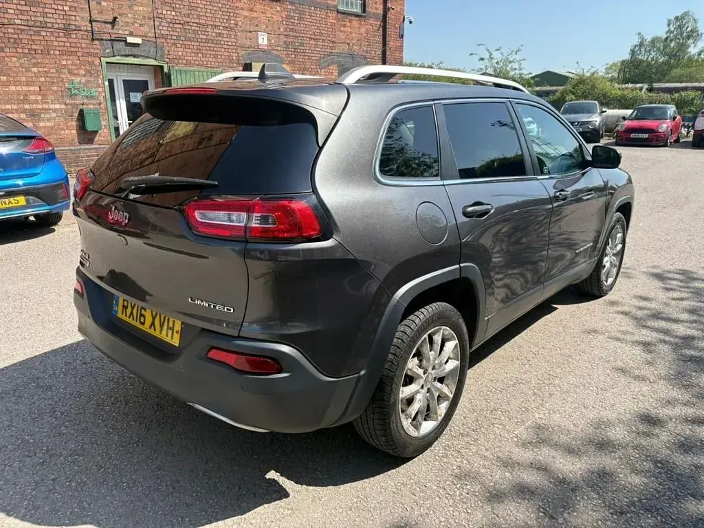 Used Jeep Cherokee Limited 140 HP (102 kW) 2016 Grey SUV