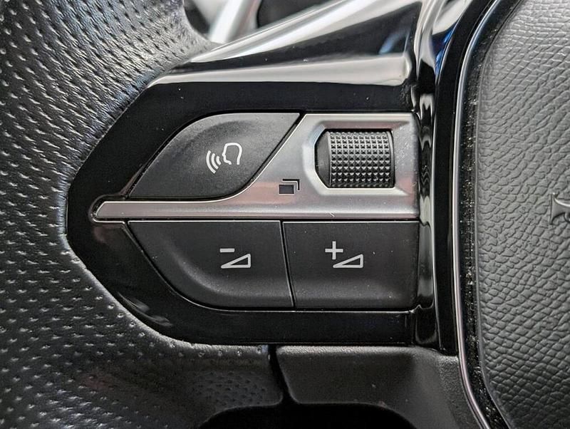 Used Peugeot 3008 GT-line 129 HP (94 kW) 2022 Grey SUV