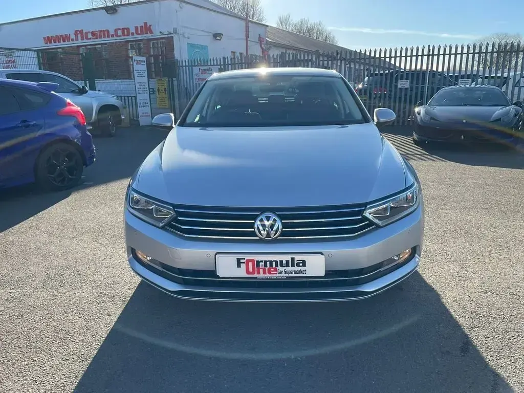 Used VW Passat Business+ 148 HP (108 kW) 2017 Silver Sedan