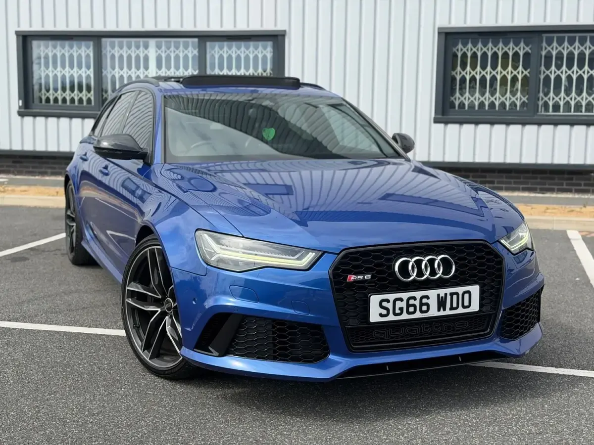 Used Audi RS6 Performance 605 HP (444 kW) 2016 Blue Estate