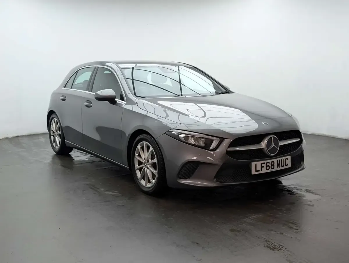 Begagnad Mercedes A200 163 HK (119 kW) 2018 Grå Halvkombi