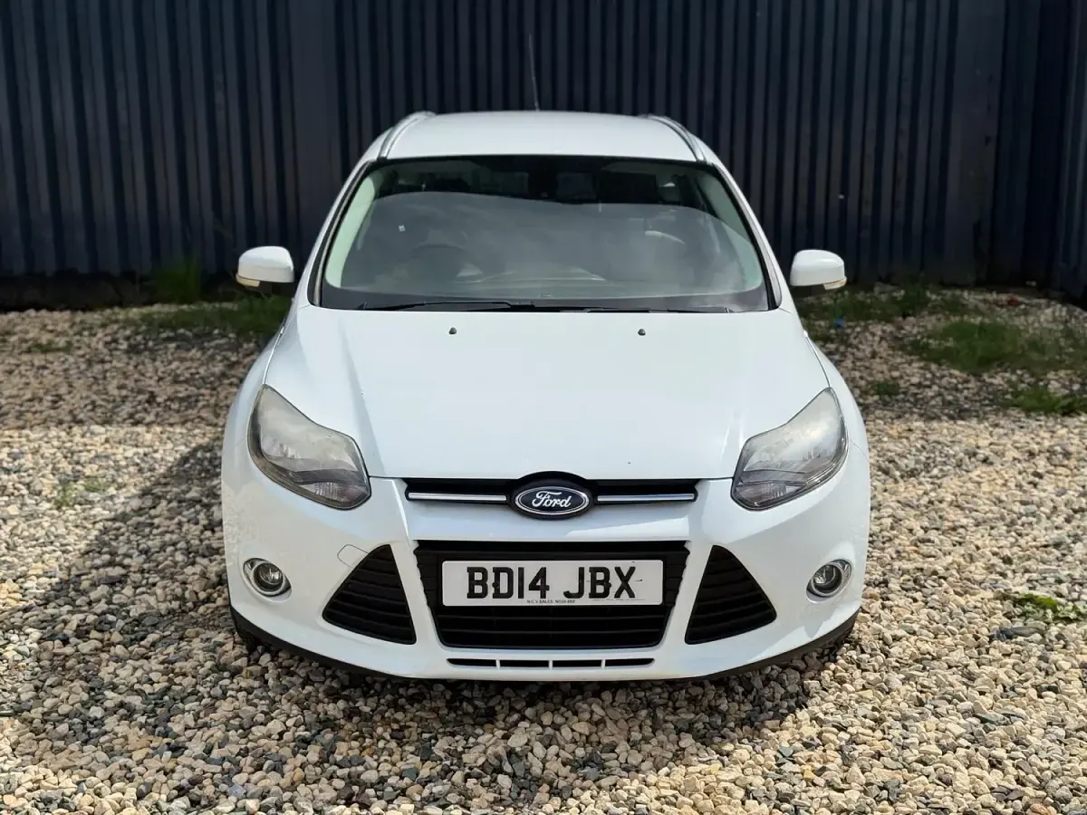 Used Ford Focus Zetec 2014 White Estate