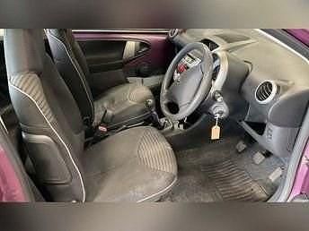 Used Peugeot 107 Active 68 HP (50 kW) 2013 Purple Hatchback