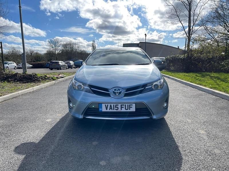 Used Toyota Auris Hybrid Plus 2015 Blue Hatchback