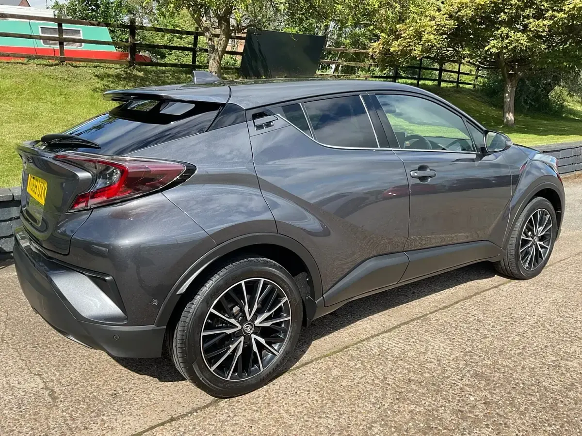 Used Toyota C-HR 116 HP (85 kW) 2018 Grey SUV