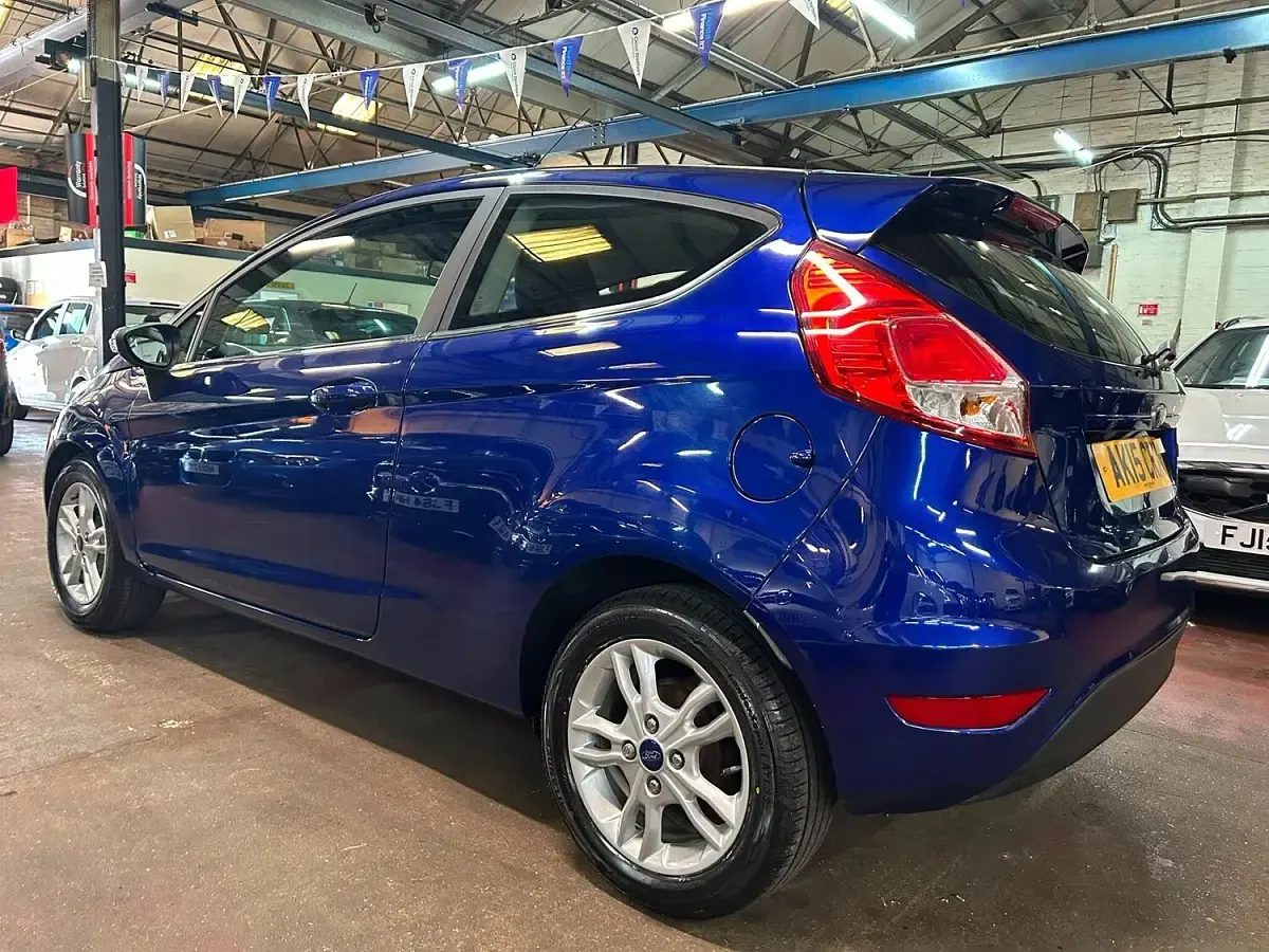 Used Ford Fiesta Zetec 82 HP (60 kW) 2015 Blue Hatchback
