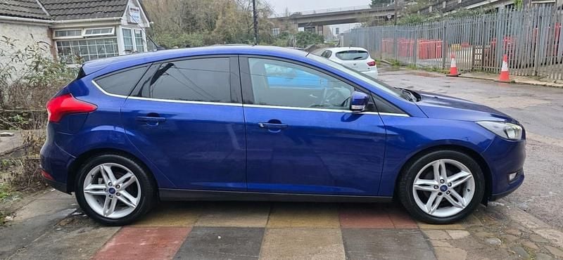 Used Ford Focus Zetec 2016 Blue Hatchback