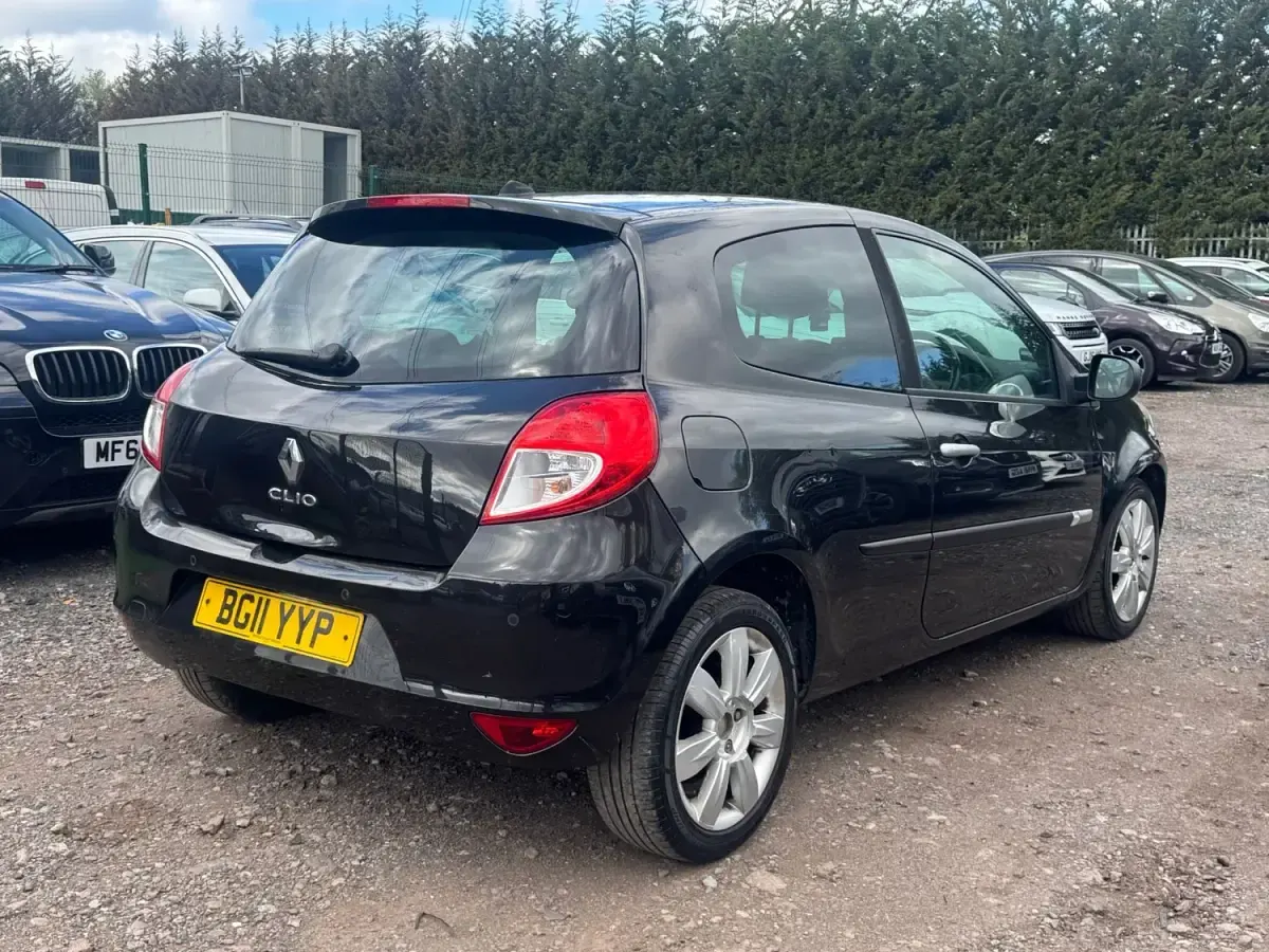 Second-hand Renault Clio II GT-Line 2011 Negru Hatchback