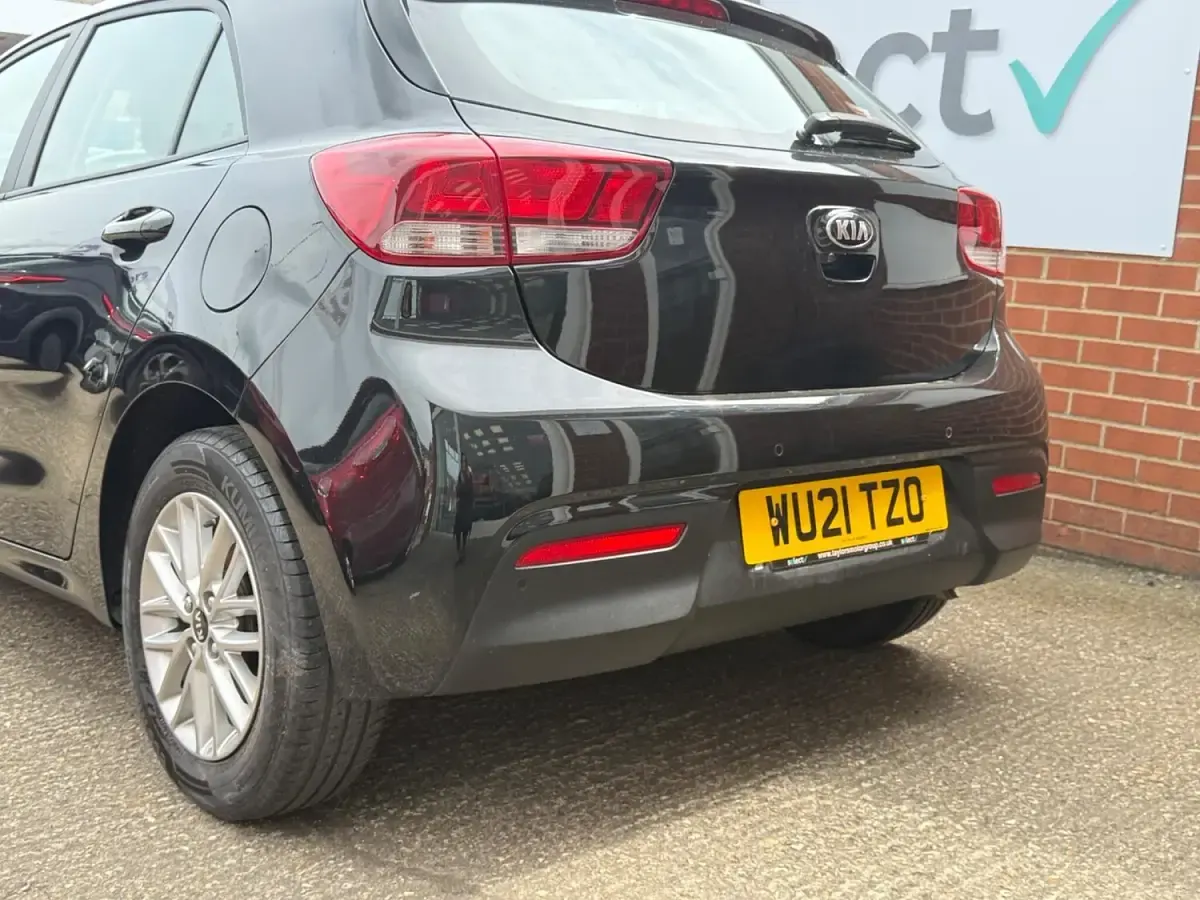 Used Kia Rio 84 HP (61 kW) 2021 Black Hatchback