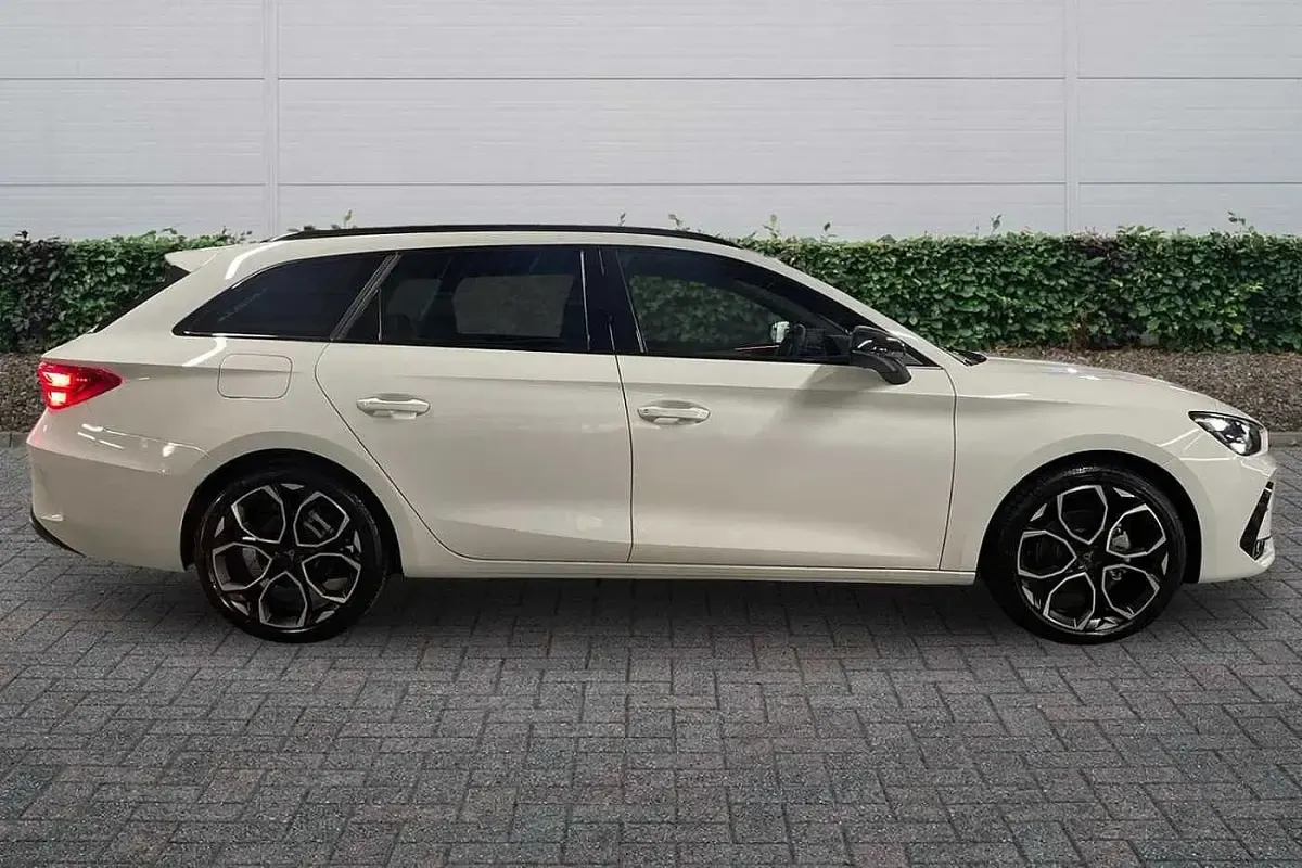 Used Cupra Leon 150 HP (110 kW) 2026 White Estate