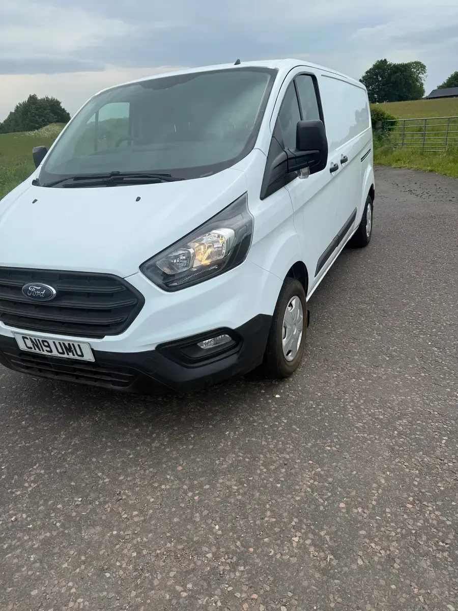Used Ford Transit Custom 105 HP (77 kW) 2019 White Van