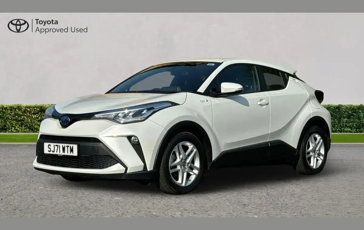 Used Toyota C-HR 122 HP (89 kW) 2021 White pearl SUV
