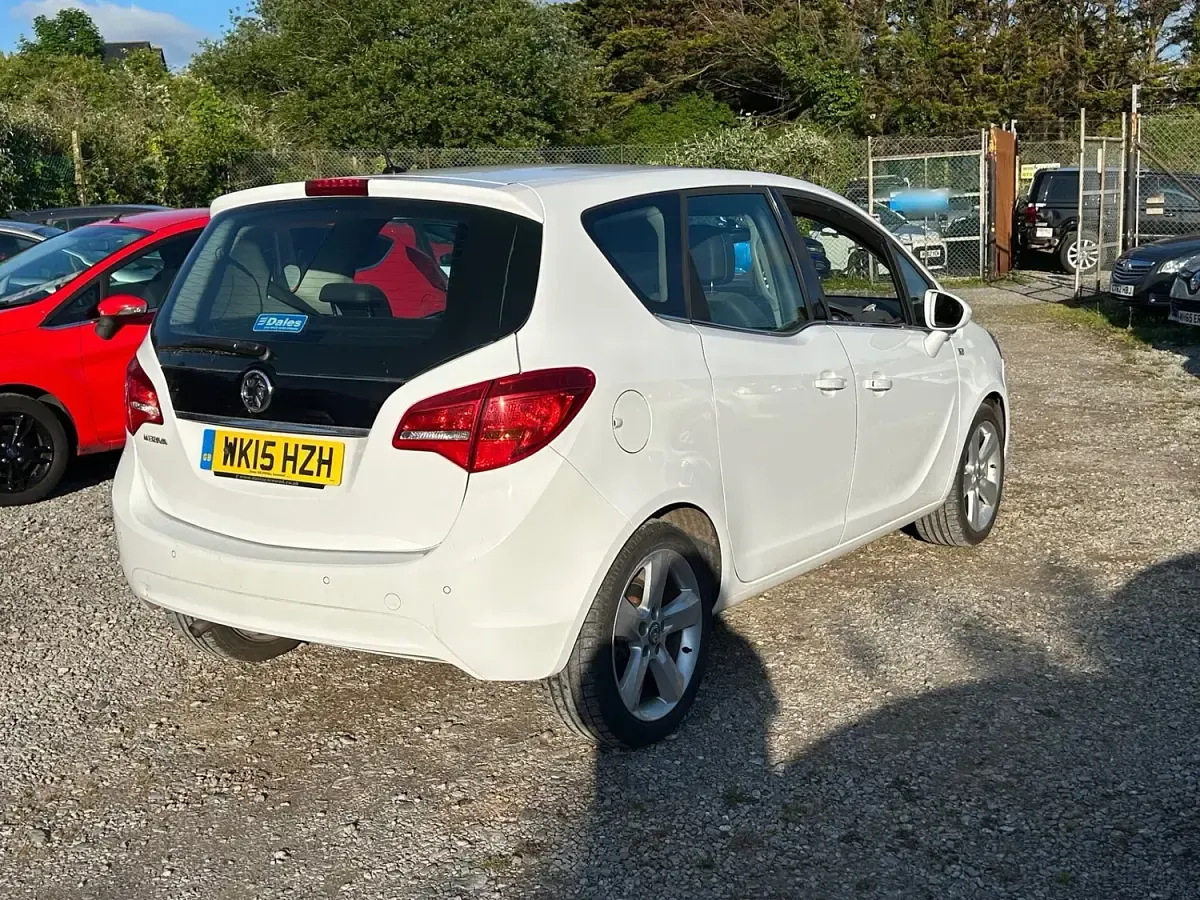 Used Vauxhall Meriva 2015 White MPV