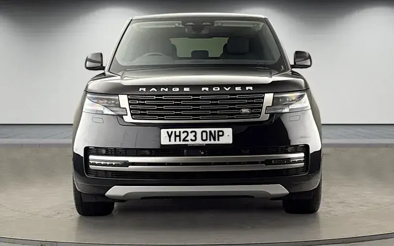 Used Land Rover Range Rover SE 349 HP (256 kW) 2025 SUV
