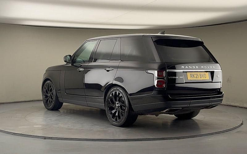 Used Land Rover Range Rover Vogue SE 300 HP (220 kW) 2021 Santorini black SUV