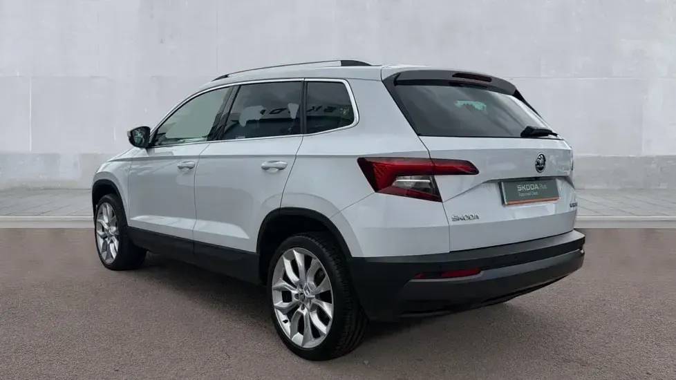 Used Skoda Karoq 150 HP (110 kW) 2018 Moon white SUV