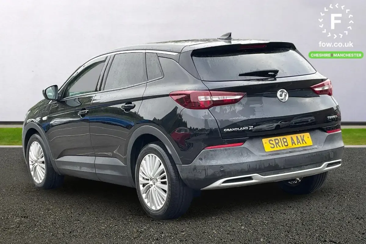 Used Vauxhall Grandland X Sport 120 HP (88 kW) 2018 Black SUV