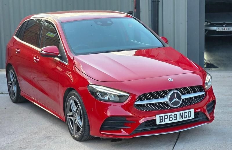Used Mercedes B200 Executive 2019 Red MPV