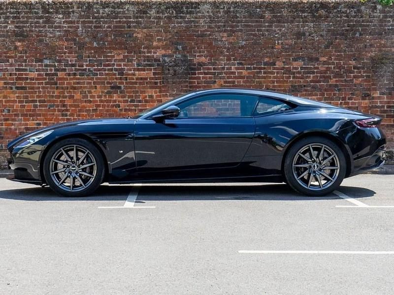 Used Aston Martin DB11 608 HP (447 kW) 2016 Black Coupe