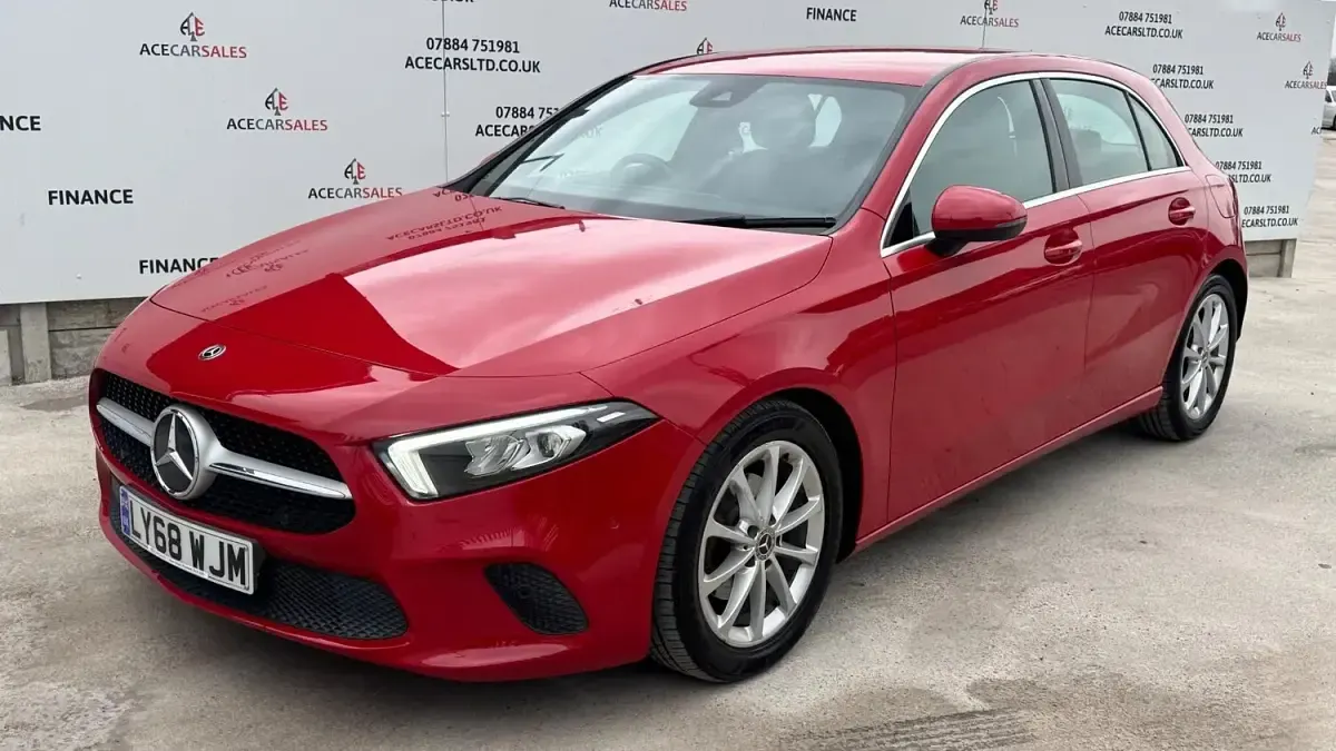 Used Mercedes A180 Executive 116 HP (85 kW) 2019 Red Hatchback