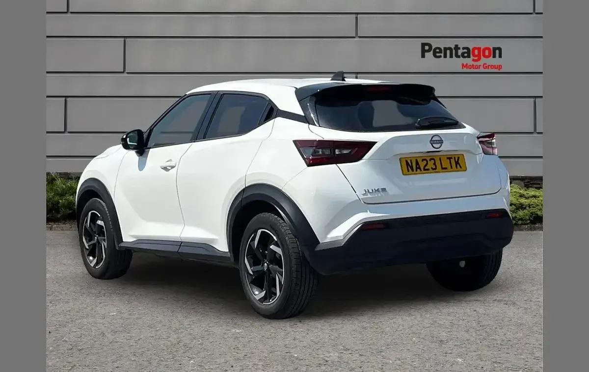 Used Nissan Juke N-Connecta 112 HP (82 kW) 2023 White SUV