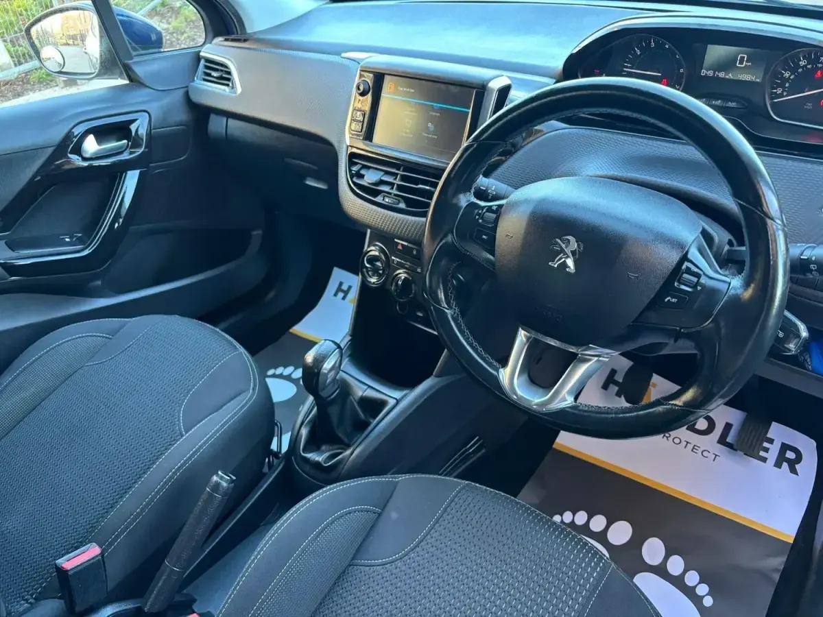 Usado Peugeot 208 Allure 2017 Azul Utilitario
