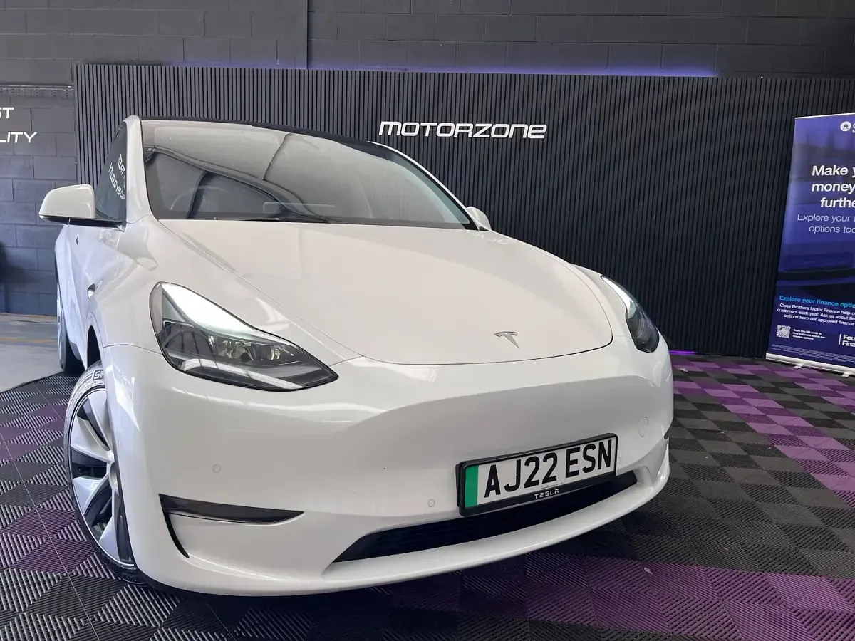 Used Tesla Model Y Long Range AWD 378 kW (514 HP) 2022 White SUV