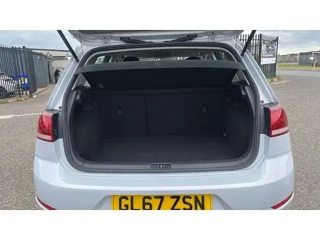 Używany VW Golf VII S 85 KM (62 kW) 2017 Srebrny Hatchback