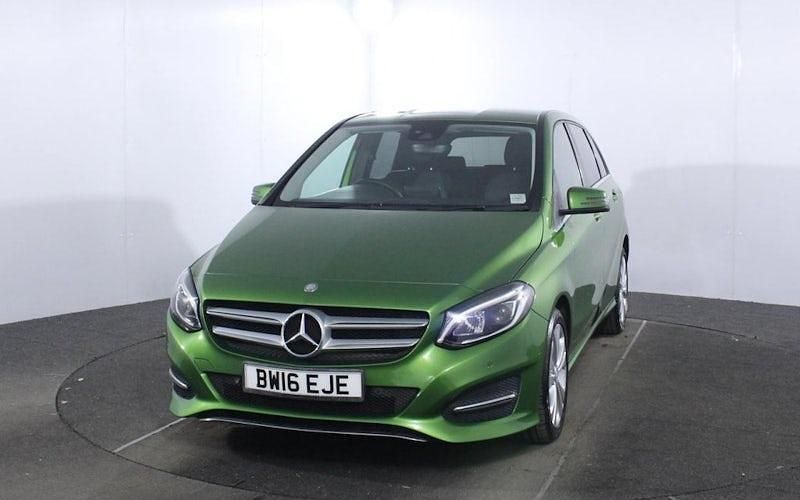 Used Mercedes B180 Premium 109 HP (80 kW) 2016 Green MPV