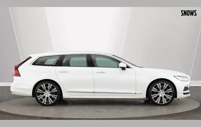 Used Volvo V90 Inscription 197 HP (144 kW) 2021 Crystal white Estate