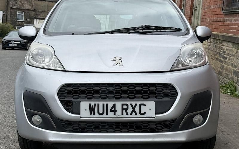 Second-hand Peugeot 107 Active 68 CP (50 kW) 2014 Argintiu Hatchback