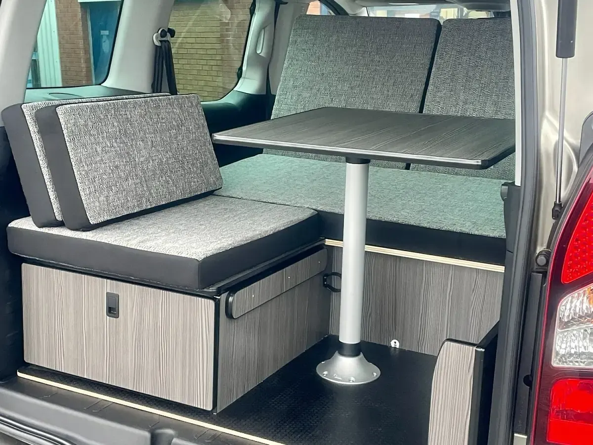 Used Citroën Berlingo Feel 110 HP (80 kW) 2018 Silver MPV