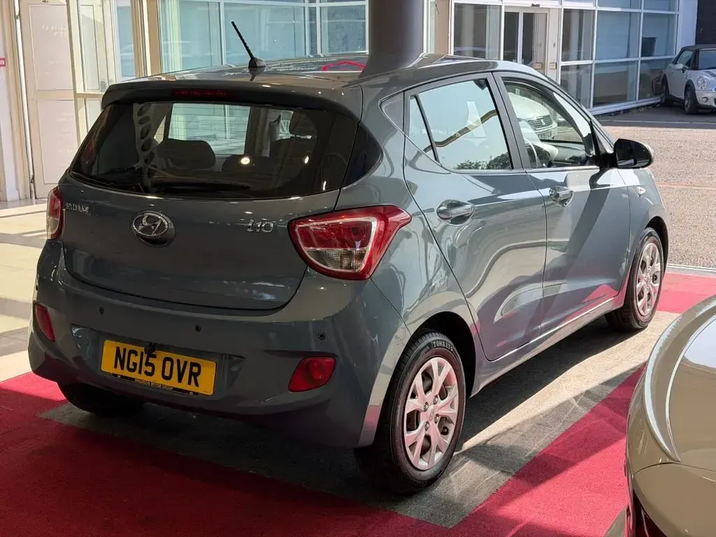 Used Hyundai i10 SE 67 HP (49 kW) 2015 Blue Hatchback