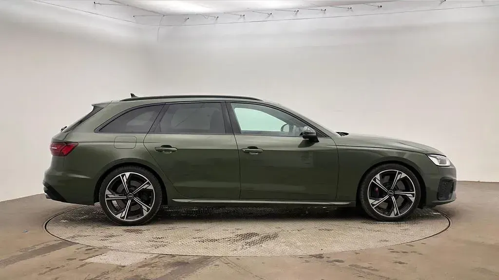 Used Audi S4 Black Edition 341 HP (250 kW) 2023 Green Estate