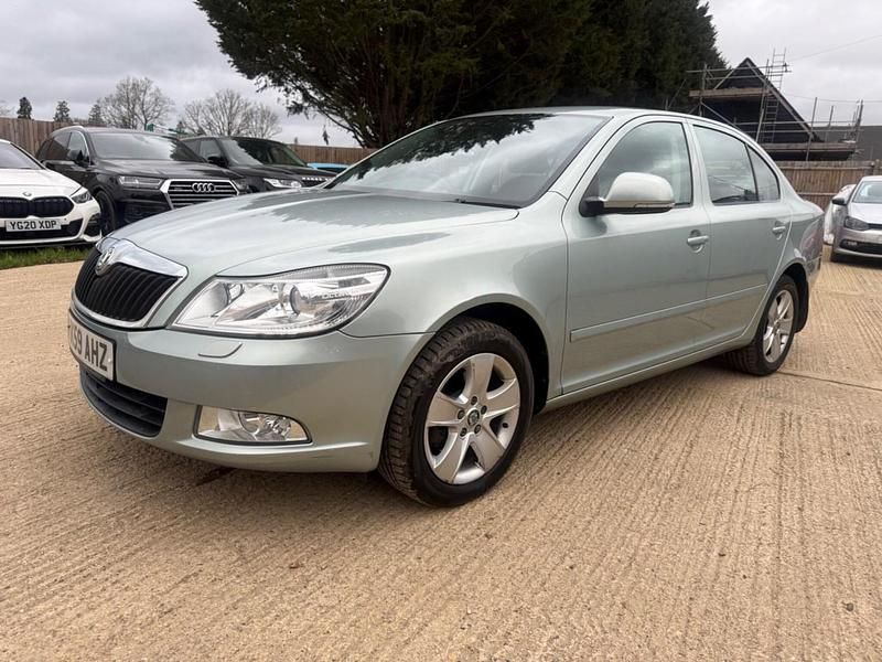 Begagnad Skoda Octavia Elegance 2009 Grön Halvkombi