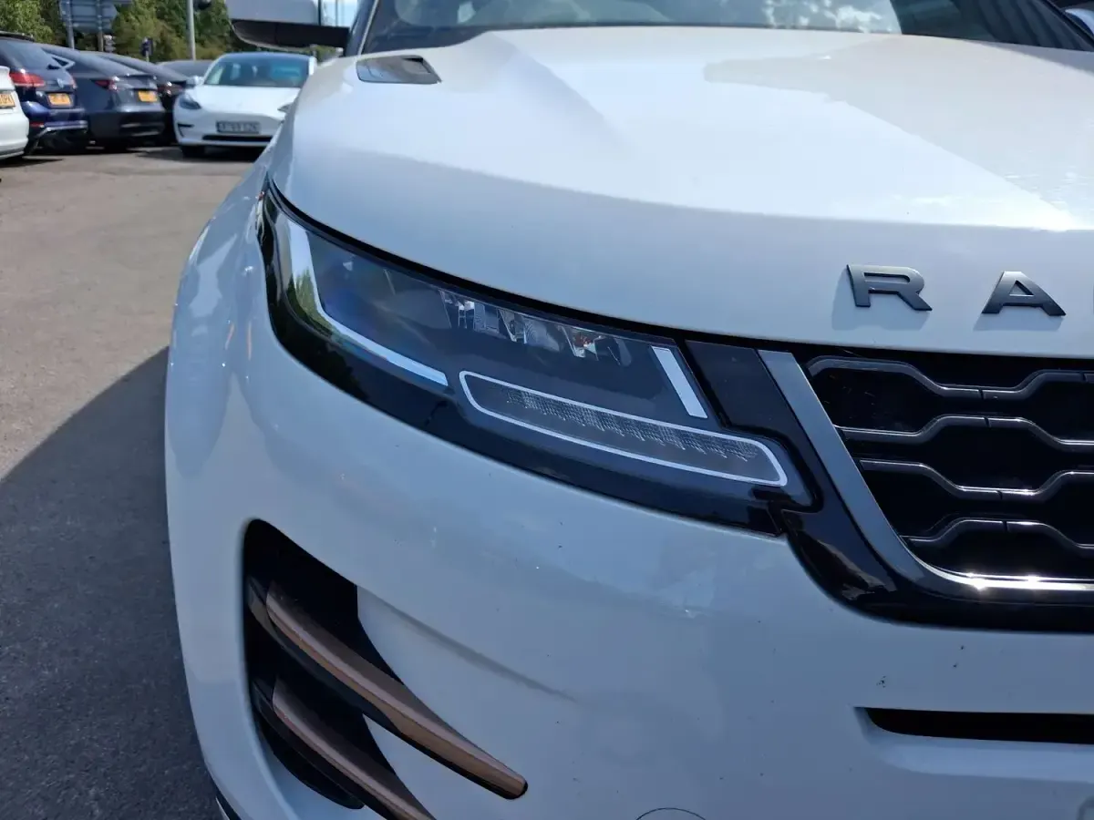 Used Land Rover Range Rover evoque R-Dynamic 150 HP (110 kW) 2020 White SUV