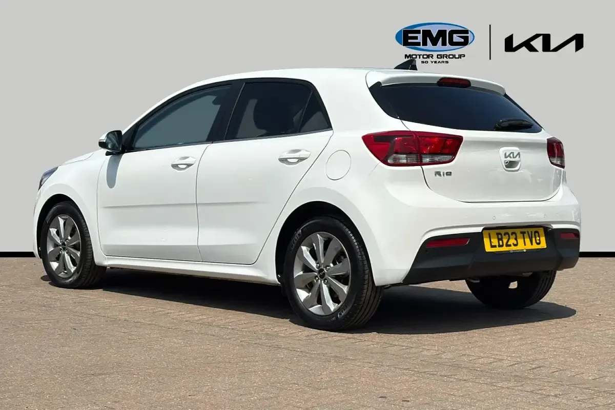 Used Kia Rio 118 HP (86 kW) 2023 White Hatchback