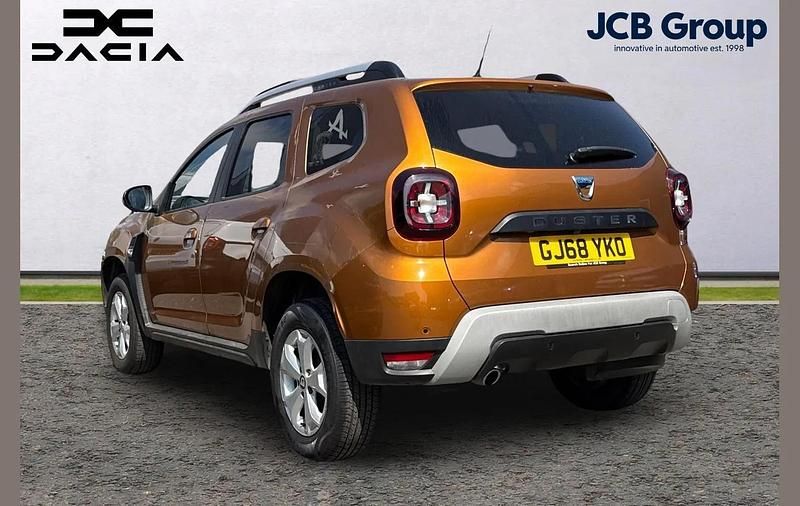 Begagnad Dacia Duster Comfort 115 HK (84 kW) 2018 Orange SUV